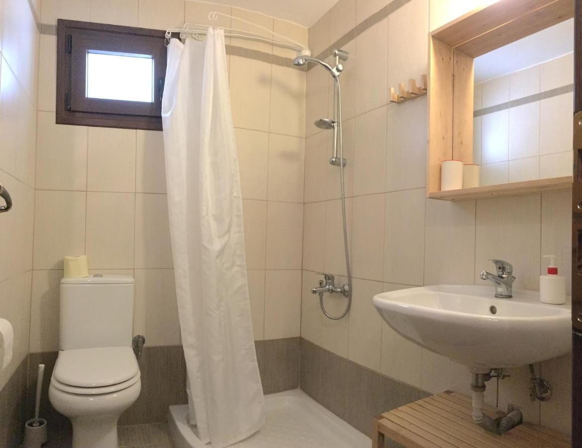 Stone House Under A Rock Kukos Apartment Сикия Екстериор снимка